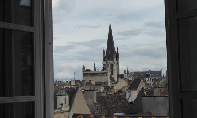 Old Town Apartment | bright studio in the heart of town