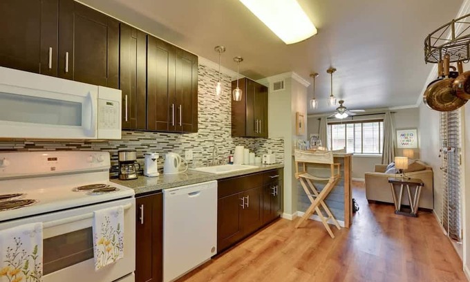 Nacogdoches Apartment | The Homestead Luxury-cozy 2BR Apartments Near SFA