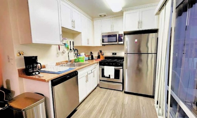 West Los Angeles Apartment | Chic & Cozy 2BR at Westpark Luxe – Complimentary Parking