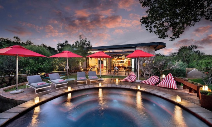 Moses Kotane Cabin | Dzombo Camp