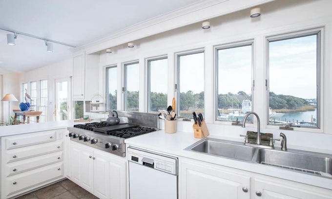 Atlantic Beach House | Coastal Casa-Sound Front Home in Atlantic Beach, NC