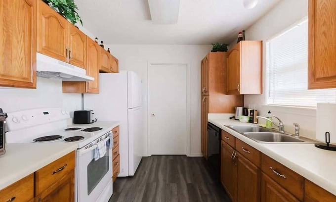 Oak Point House | Cozy 3BR Family Home with Large Yard, Sleeps 7