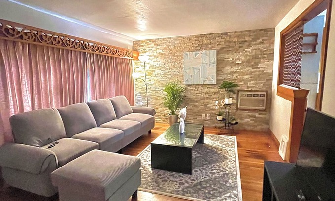 Cheektowaga House | Cozy Home in Cheektowaga