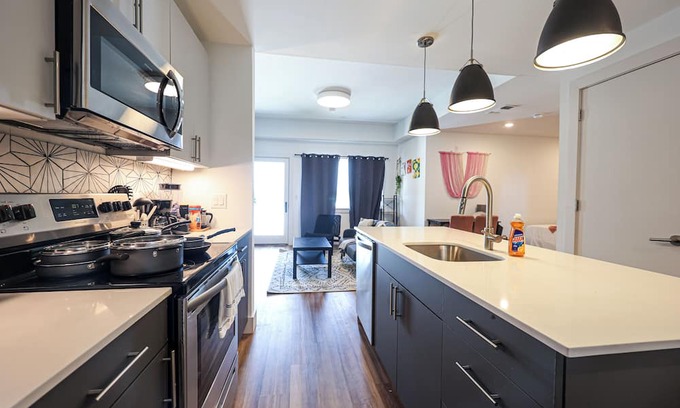 Brewerytown Apartment | Imagine a stylish escape in Glenwood, the epitome of urban luxury