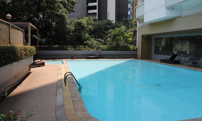 Makkasan Condo | Chic 2-bedroom condo with WiFi, AC in brilliant Krung Thep Maha Nakhon