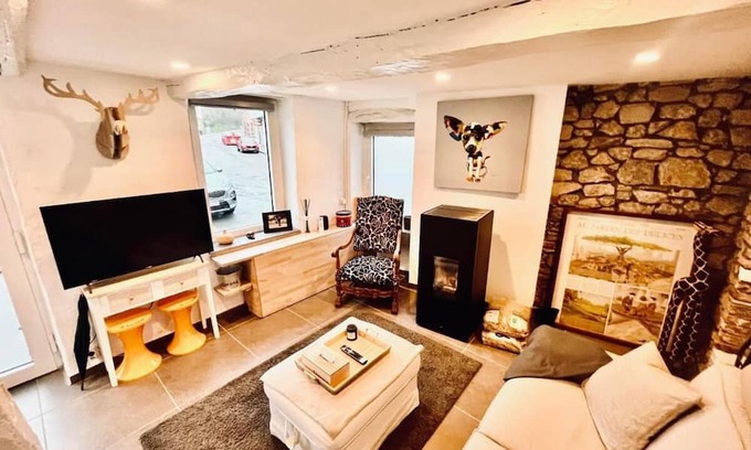 Andenne House | Plongez dans le charme et le mystère de la maison Mythique