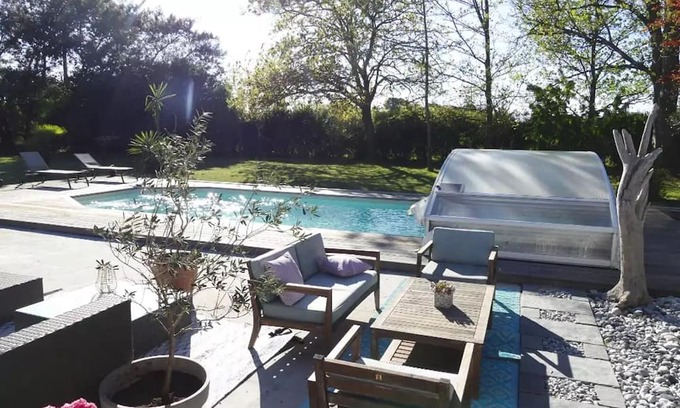 Angresse House | Residence Villa Casa Calabasas - Houses & Villas for 8 People