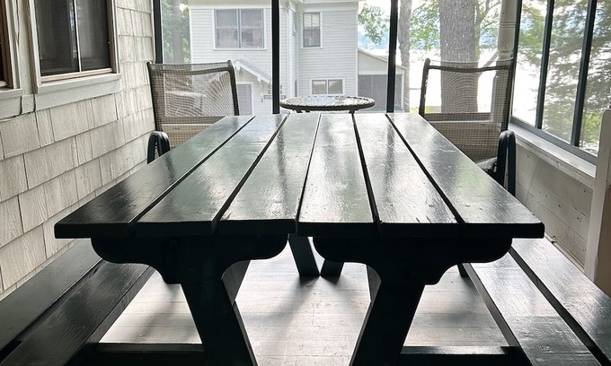 Warren County Cottage | Charming 2-bedroom Lake George Cottage on East Side w/Wifi & AC