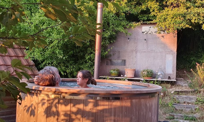 Quemigny-Poisot House | Gite Pour 4 Personnes Entre Dijon et Beaune Avec vue et Bain Nordique Jacuzzi