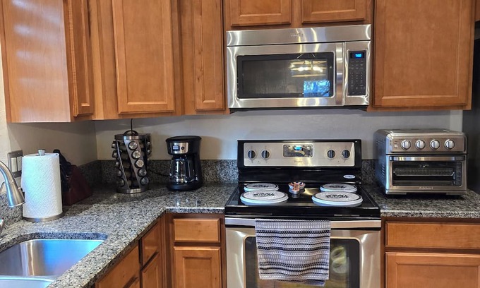 Sarival Village House | Charming, cozy 3-bedroom house. Swimming pool and patio with a pellet grill.