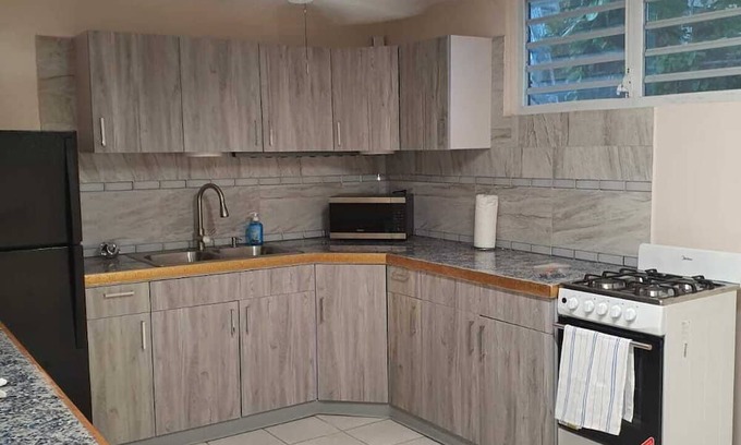 Ceiba House | Charming 2-bedroom house in welcoming Ceiba with WiFi, AC