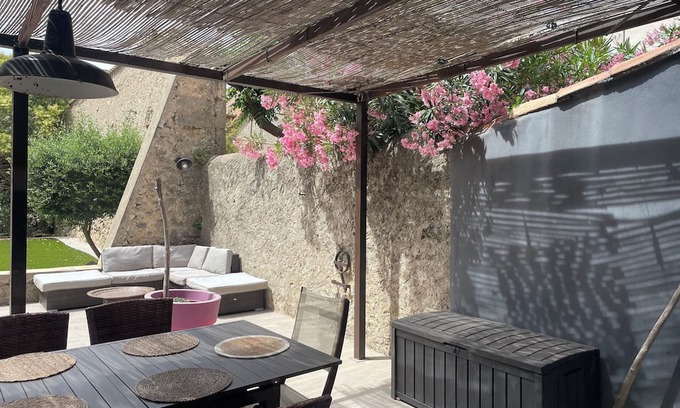 Nissan-lez-Enserune House | CIFFRE HOUSE 4 BEDROOMS SWIMMING POOL GARDEN 17 minutes from the beach