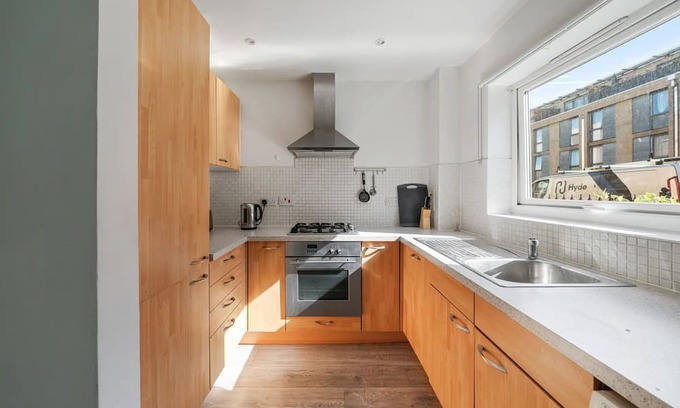 Southwark Apartment | Clean, bright two bedroom flat located in fashionable Camberwell /Peckham