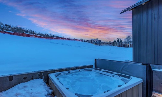 Snowmass Village House | Ski-In/Ski-Out at the Havens
