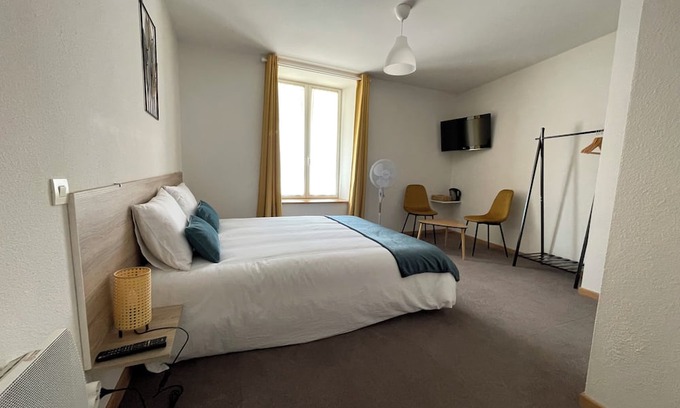 Villedieu-sur-Indre Bed & Breakfast | Furnished room rental in Villedieu/Indre, breakfast not included.