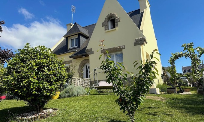 Chateauneuf-du-Faou House | Maison Idéalement Placée Entre Parc Naturel D'armorique et Plages à 30 Minutes