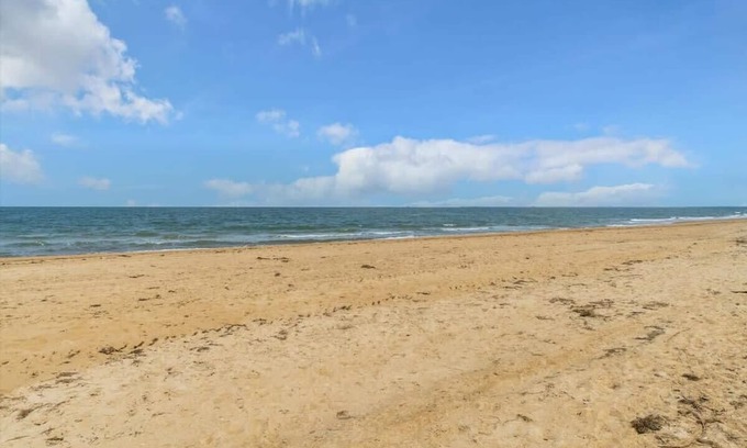 Cottage Line Apartment | 2BR Sea Breeze Suite | Beach | Pool | Balcony