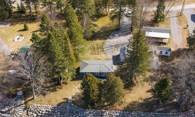 Burnt River Cabin | Newly renovated cozy cabin on beautiful river with great swimming and kayaking