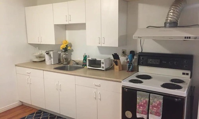 Calgary House | 15minutes to Stampede Park! Family-sized 2 Bedroom Suite