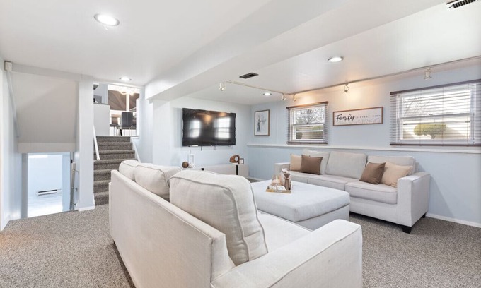 Country Club Hills House | Escape to The Hills: Spacious 3-Bed Retreat with Family & Game Rooms - Sleeps 8!