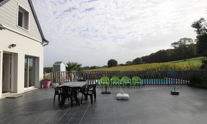 Jullouville Cottage | Gite Jullouville, 4 bedrooms, 8 persons