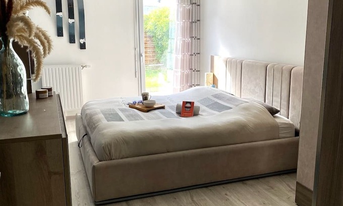 Chatillon Apartment | Appartement Entier Avec Jardin Proche Paris , Métro et Commerces Résidence Calme