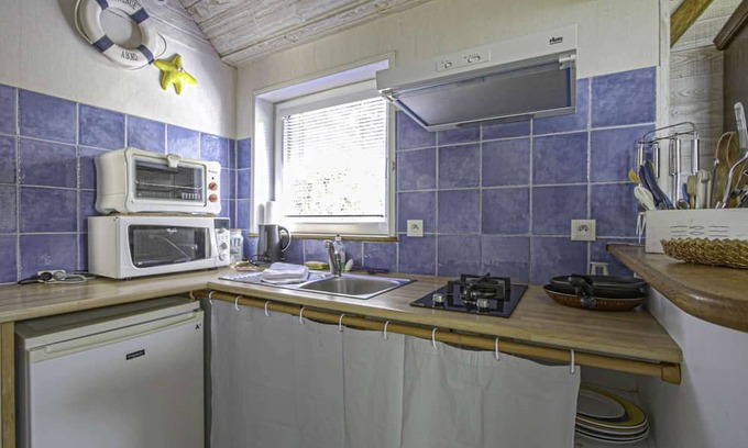 Tracy-sur-Mer Apartment | La brise marine, studio with shared garden