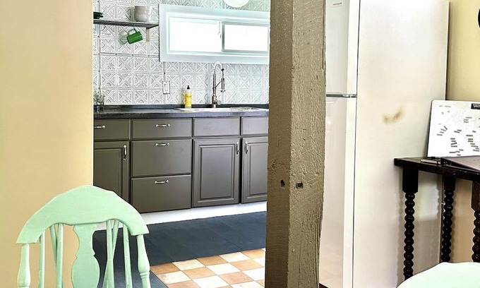 Woodstock Cottage | Woodstock Carriage House, Walk-to-town, Full Summer or Summer/Fall
