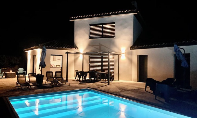 Pourrieres Villa | Villa Contemporaine Avec Piscine