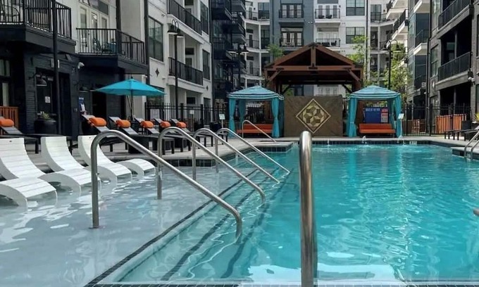 Rutledge Hill Apartment | NEW! Near Broadway! Pool+Gym+fire pit+Grill!!
