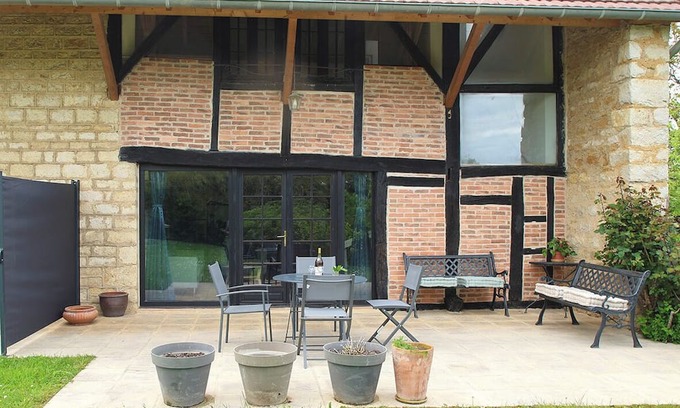 Les Deux-Fays House | Maison de Campagne Avec Piscine