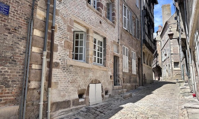 Moulins Apartment | Apartment Moulins, 2 bedrooms, 4 persons