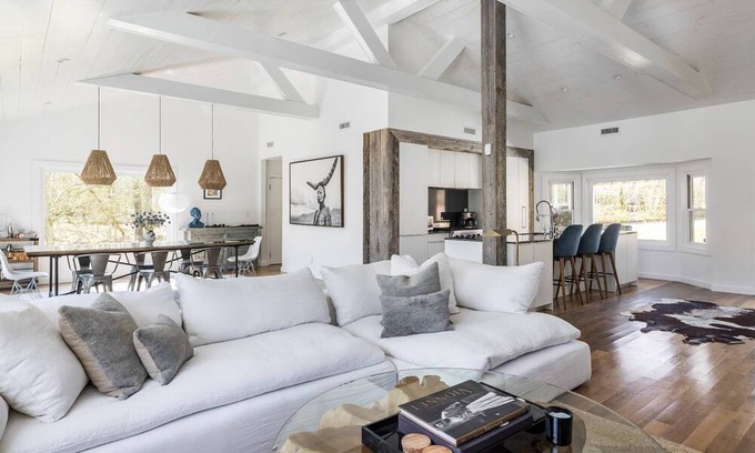 Northwest Harbor House | Designer Ranch House in East Hampton
