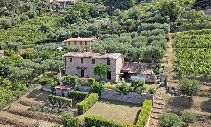 Seravezza Villa | Wonderful private villa with WIFI, A/C, TV, panoramic view and parking, close to Forte Dei Marmi