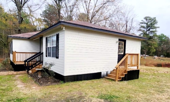 Karnack House | Bring the whole family to this great woodsy home w/ lots of room for fun!!