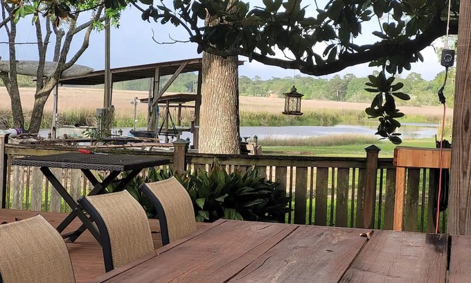 Gulf Park Estates House | Ocean Springs Bayou-front Villa!