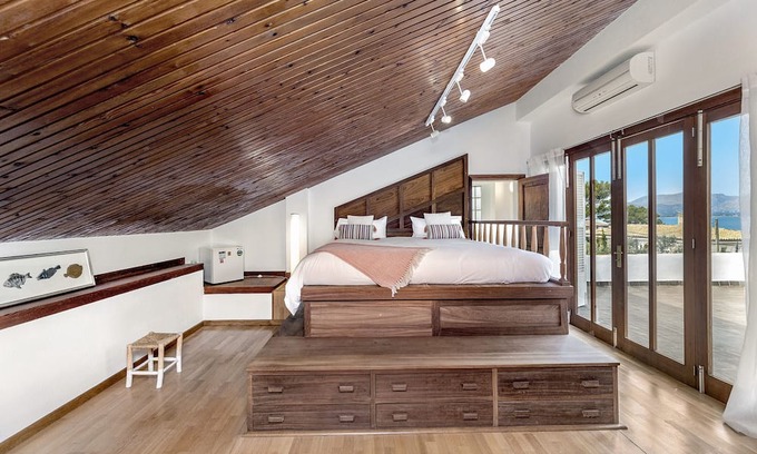 Marina Manresa Ski Chalet | House facing the sea in Marina Manresa, Alcudia