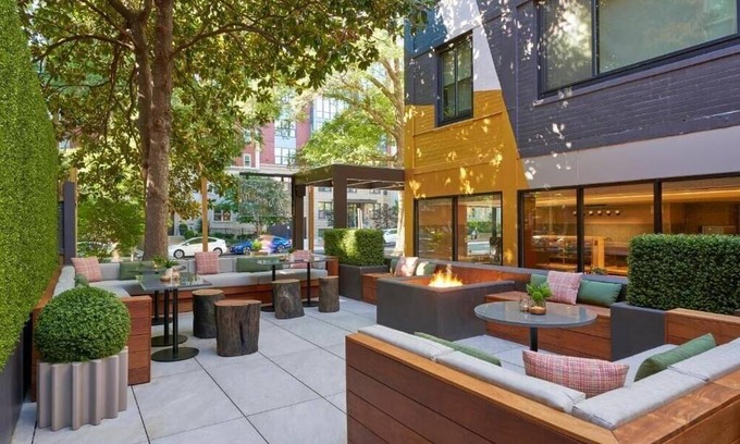 Dupont Circle Apartment | King Room Near National Geographic Museum WDC