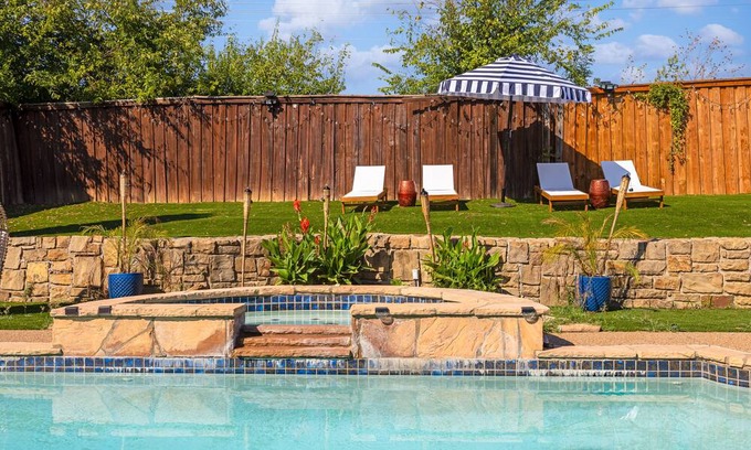 Valley Ranch House | Irving Poolside Paradise!