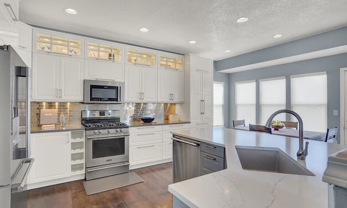 Gleneagle House | Gleneagle's Nest: Luxury Home with VIEWS of USAFA & Pikes Peak!