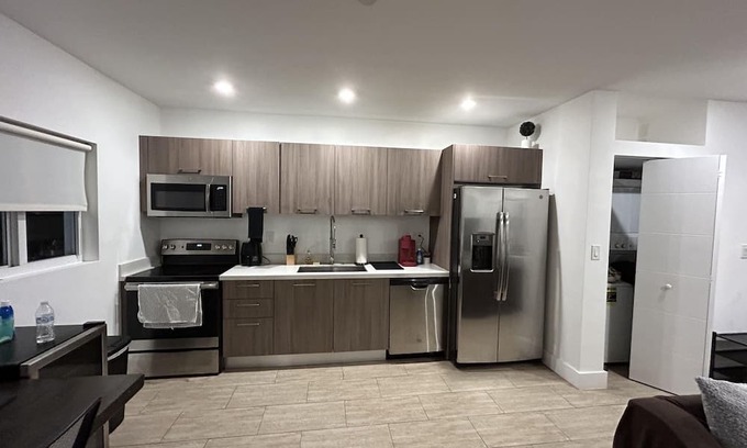 Miramar Apartment | Spacious, 1400 sq. ft Apartment 3 bed, 2.5 bath - Miramar FL
