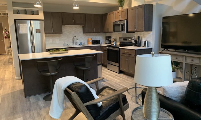 Downtown St. Paul Apartment | Downtown Furnished 2BR, 2BA Apt 103 by R7 Lofts