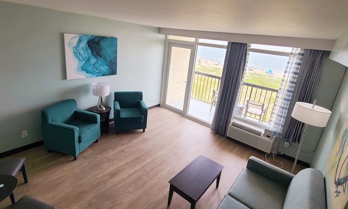 Kill Devil Hills Apartment | Ocean view suite