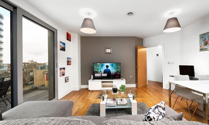 Islington Apartment | Cozy Modern 3 Bed 2 Bath Flat in East London . Family & Pet-freindly