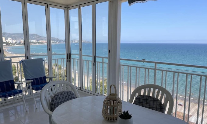 Benicassim Apartment | Apartamento en Primera Línea de Playa
