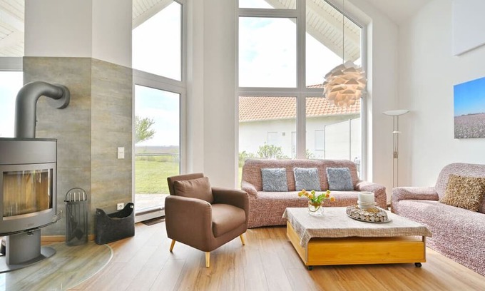 Trent Villa | "Sea Time" Modern Retreat
