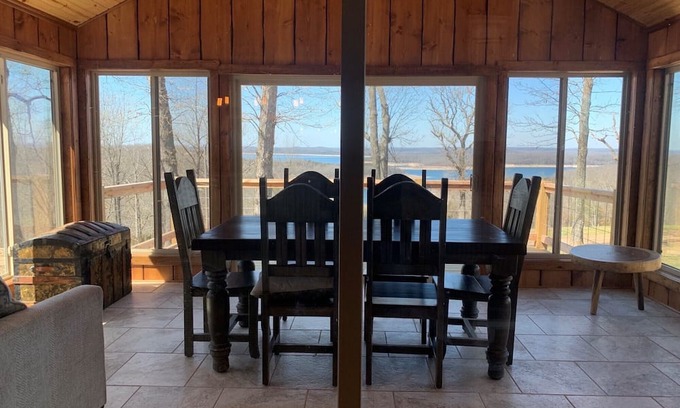 Oakland Cabin | Million Dollar View of Bull Shoals Lake