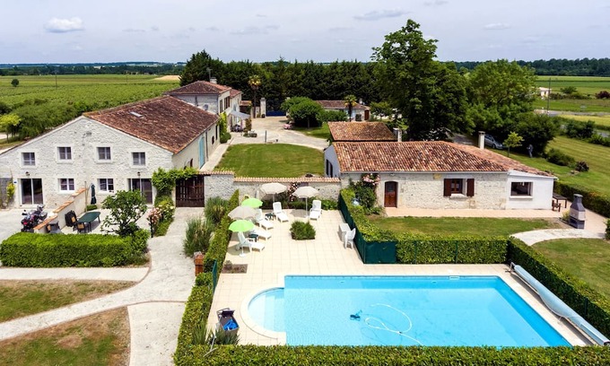 Brives-sur-Charente Bed & Breakfast | Les Tulipes Chambre Avec vue sur Jardin