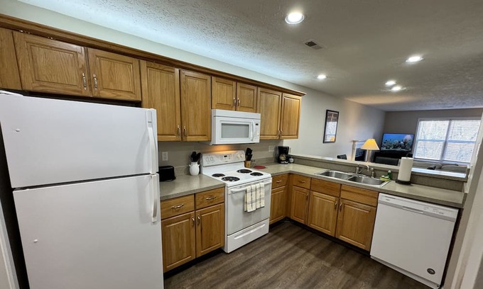 Dublin Apartment | Dublin Favorite! Wooded, Quiet, Spacious!