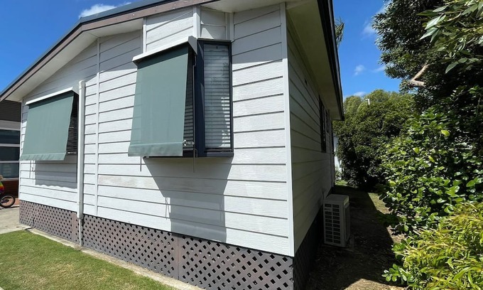 Broadwater Cabin | Budgie Smuggler - Cabin 96 GBHP